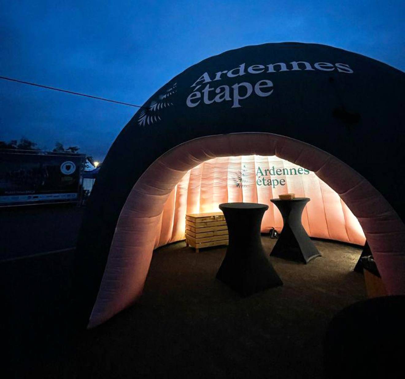 Giant inflatable standen Ardennes étape, tent, igloo, opblaasbare stand X-Treme Creations