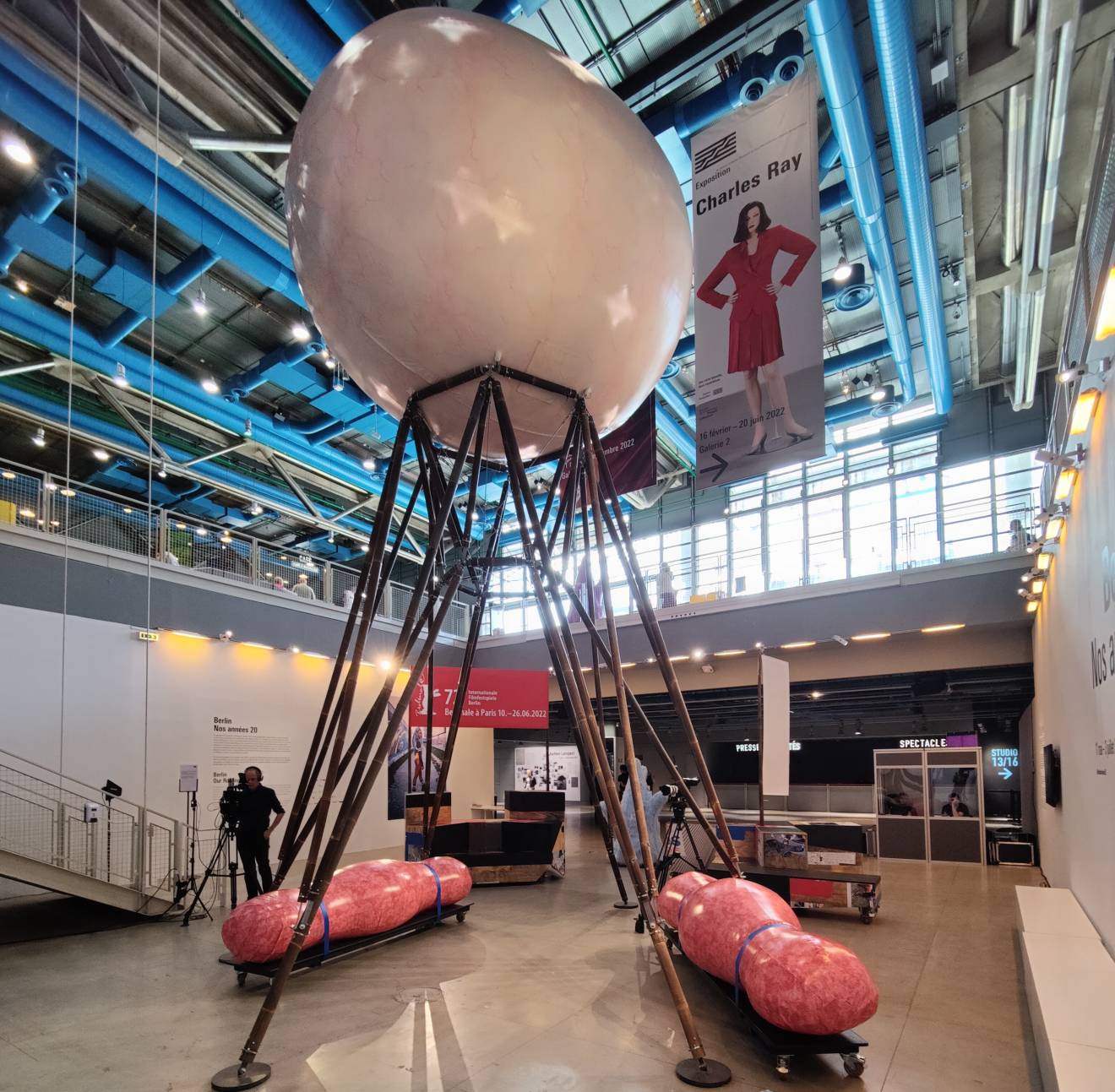 Giant inflatable meubels luchtdichte organische stoelen voor tentoonstelling Berlijn in de jaren 1930 gemaakt voor Raumlabor in het Pompidou Art Center in Parijs X-Treme Creations