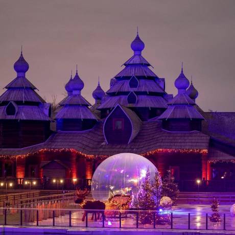 Art and Design Art and marketing come together Rental inflatable snowball on the ice skate circuit of Winter Pairi Daiza zoo X-Treme Creations