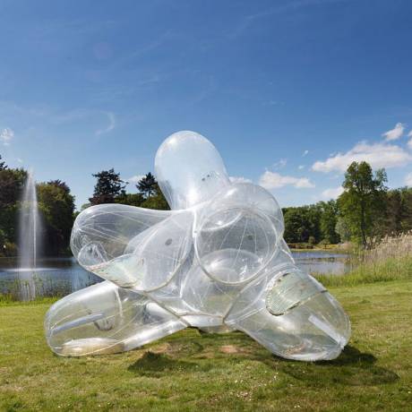 Art and Design Art and marketing come together amorphous inflatable, inflatable shape, transparant inflatable, production unit of algae, bio-inflatable, Bob Hendrikx, photo Gerrit Schreurs, inflatable design, Paleis Soestwijk X-Treme Creations