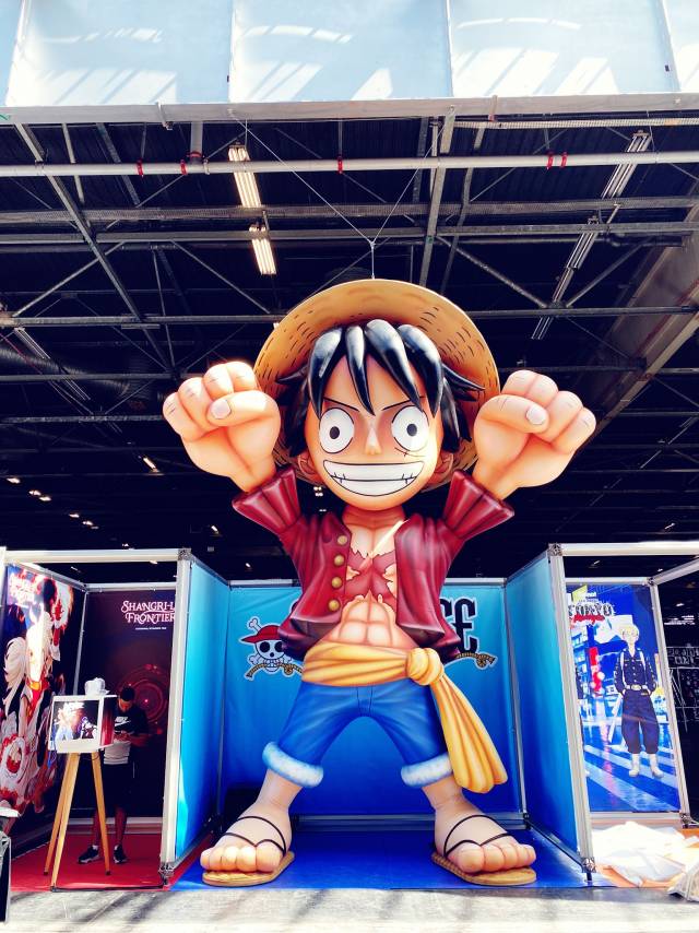 Beurzen Inflatables en print als beursmateriaal opblaasbaar character Luffy, stand Glénat, Japan Expo Paris, manga One Piece X-Treme Creations