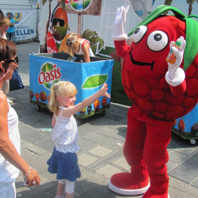 Giant inflatable costumes and walkers classic walker Oasis in the shape of a raspberry made for the agency Newworld X-Treme Creations