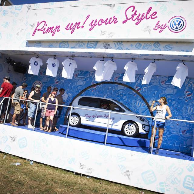 Large sized print banners full color printed banners on booth VW Pimp Up Your Style during festival Les Ardentes commisioned by  agency We Make You Happy X-Treme Creations