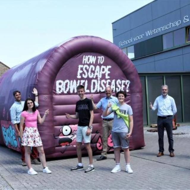 Giant inflatable tents Inflatable gutter 8 m long which tunnel contains an innovative virtual reality escape room developed together with the hospital AZ West  and the students of VTI Veurne X-Treme Creations