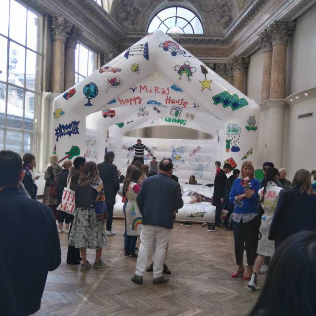 Giant inflatable games Opblaasbaar springkasteel zonder dak voor het modemerk Miramikati gemaakt voor het bureau Aimko in Parijs X-Treme Creations
