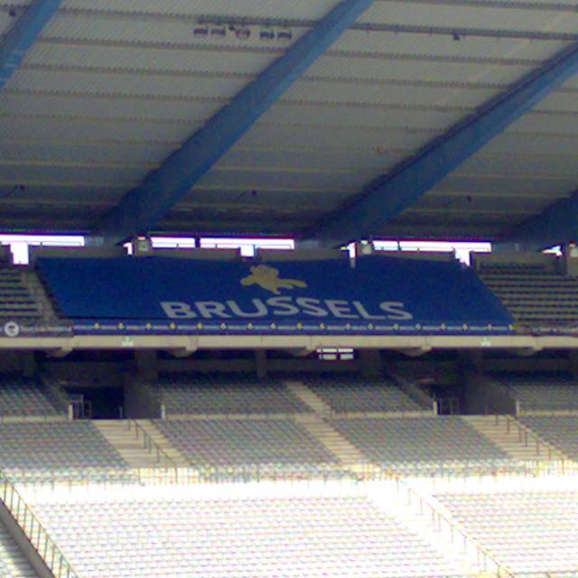Sublimationsdruck im Großformat für Textilien 200 m² vollfarbiges, 200 g/m² sublimiertes Brüssel-Banner, positioniert auf der höchsten Sitzebene des King Boudewijn Stadions X-Treme Creations