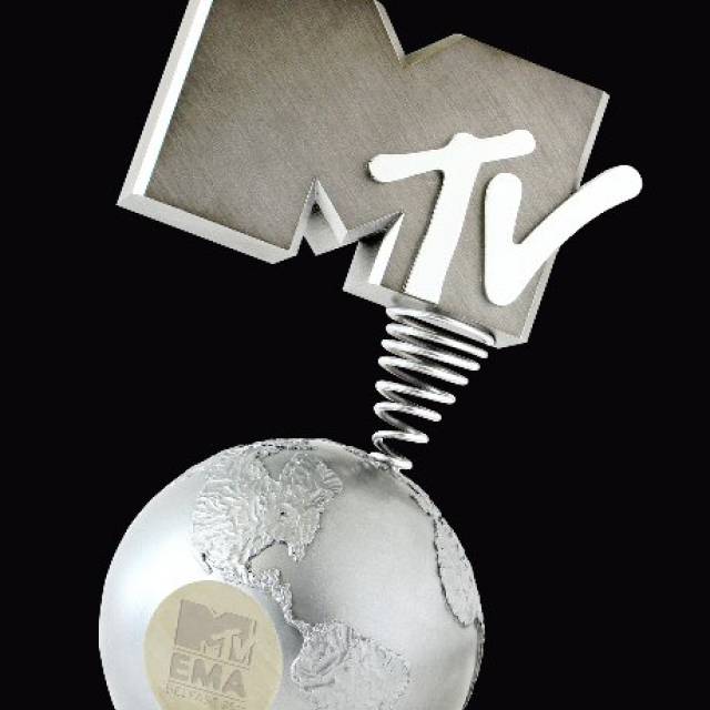 X-Treme Creations Inflatable Globe with 3D MTV logo pin