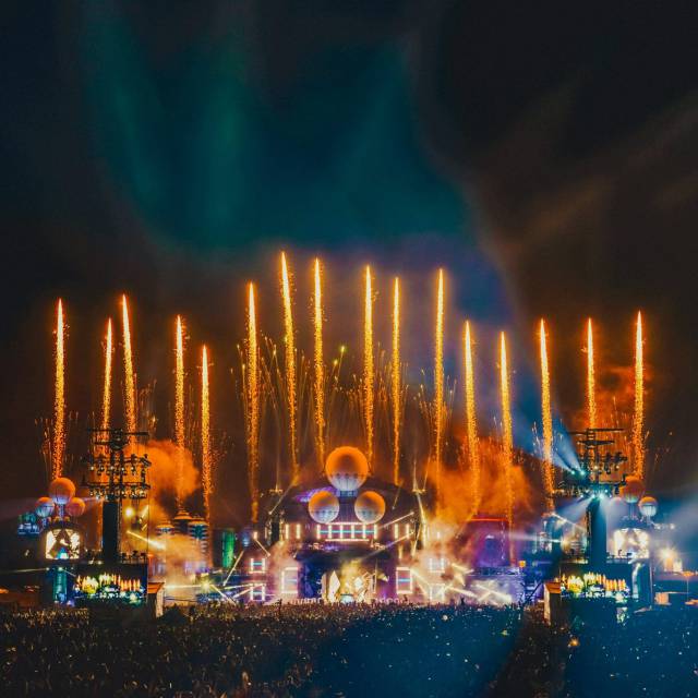 X-Treme Creations inflatable spheres installed on the mainstage at the Parookaville festival in the dark with fireworks