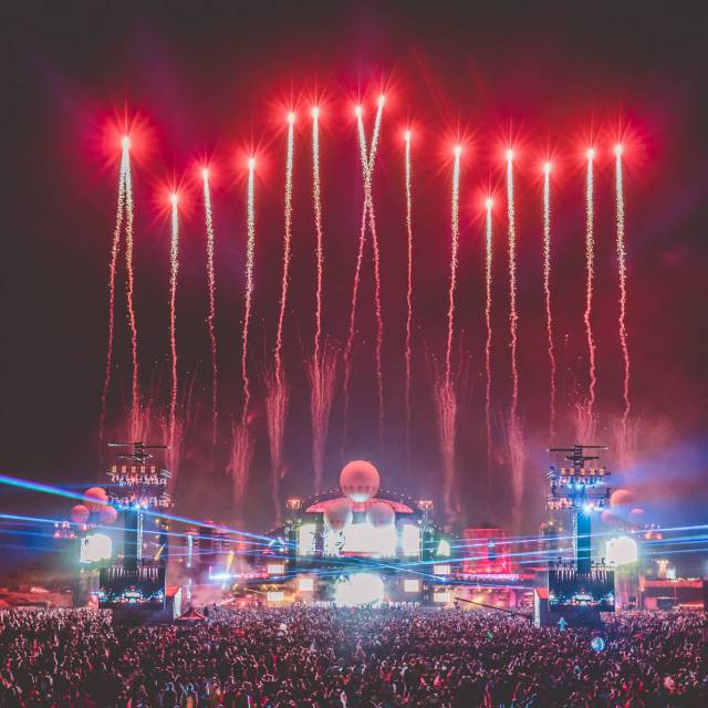 X-Treme Creations inflatable balloon shapes installed on the mainstage at the Parookaville festival in the dark with fireworks