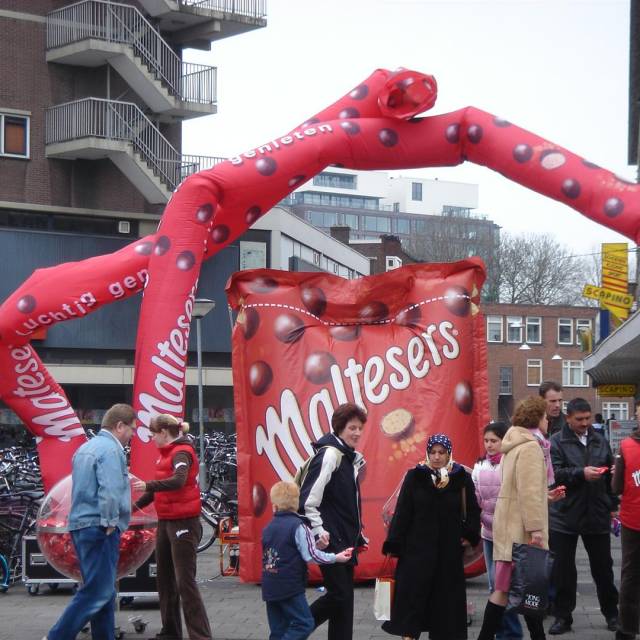 Giant inflatable skydancer Inflatable dynamic tubes together with a giant inflatable Maltesers pack for an agency in the Netherlandds X-Treme Creations