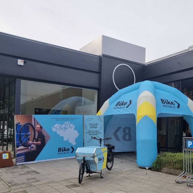 Giant inflatable tents inflatable blower driven Bike Republic tent 5 x 5 meter as Point-of-sale visibility  for Colruyt Group made for the agency We Make You Happy X-Treme Creations