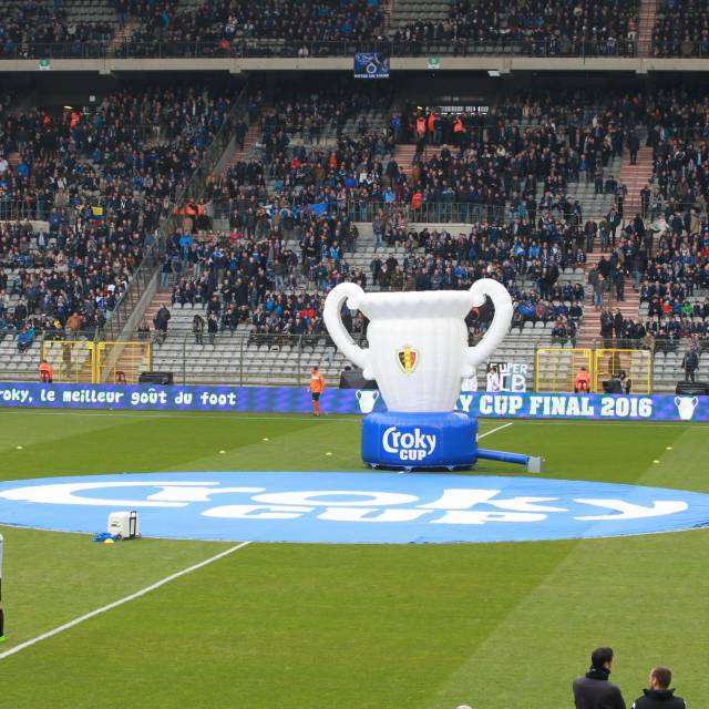 Giant inflatable games Opblaasspel en eyecather Soccer Croky cup als stadionanimatie besteld door Sportizon tijdens de finale van de Beker van België X-Treme Creations