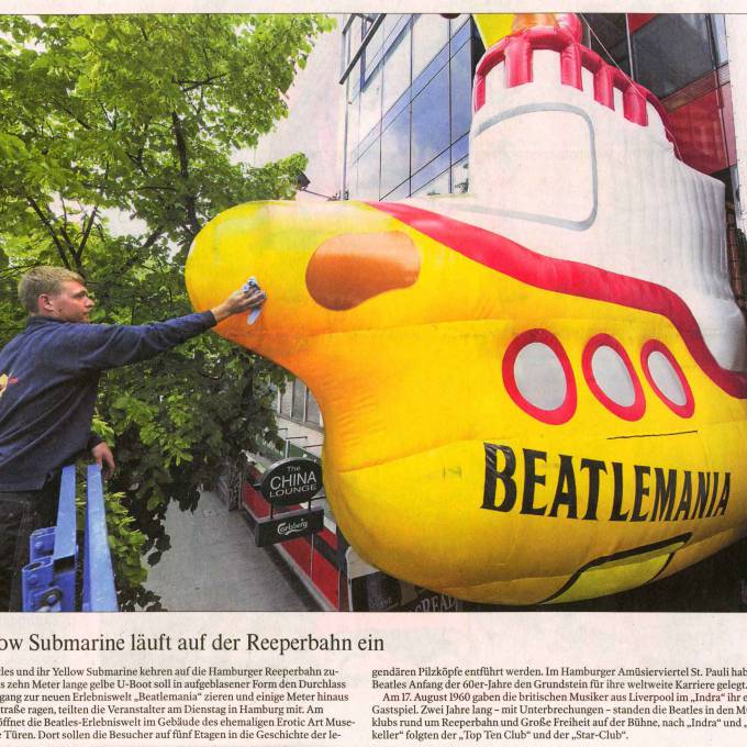 Inflatables in the media Beatlemania inflatable yellow submarine press, inflatable Beatles Hamburg, St Pauli, 22 m long inflatable submarine entrance X-Treme Creations