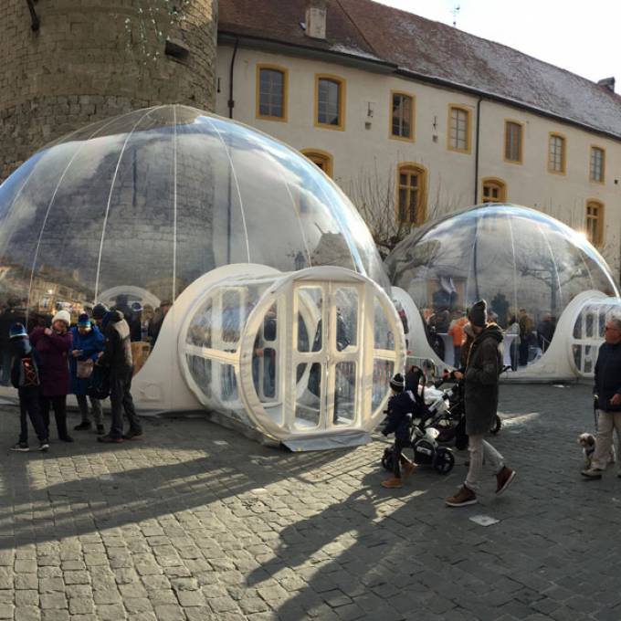 Groot opblaasbaar promotiemateriaal | X-Treme Creations opblaasbare bar en restaurant gemaakt van een paar transparante bubbels in Zwitserland Events  & Beurzen  & Festivals  & Merkactivatie  &  Transparent bubbles  Wave X-Treme Creations